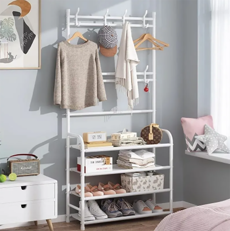 Perchero organizador de pie color blanco con cuatro estantes y barra para colgar ropa, modelo de 80 cm de ancho